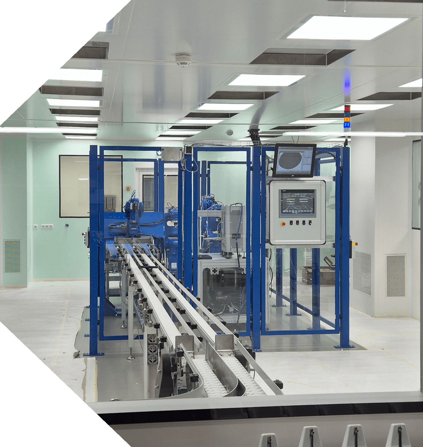 pinger_robotic_reinraum Pinger Robotic Automation Roboterarm